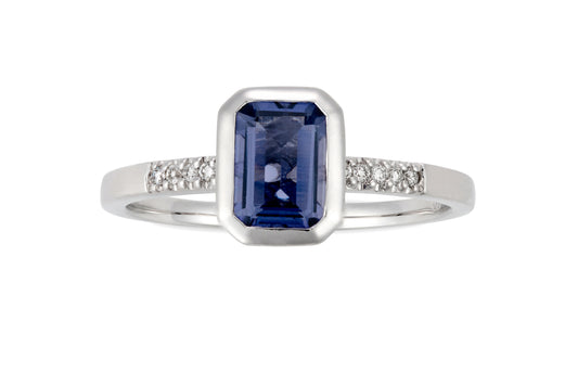 Bague en or blanc 18 carats avec iolite en forme de menthe