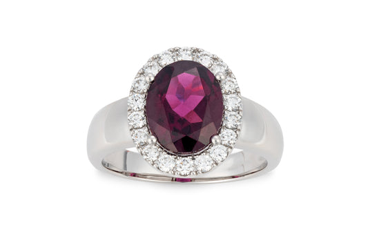 18 Carat white gold ring with rhodolite